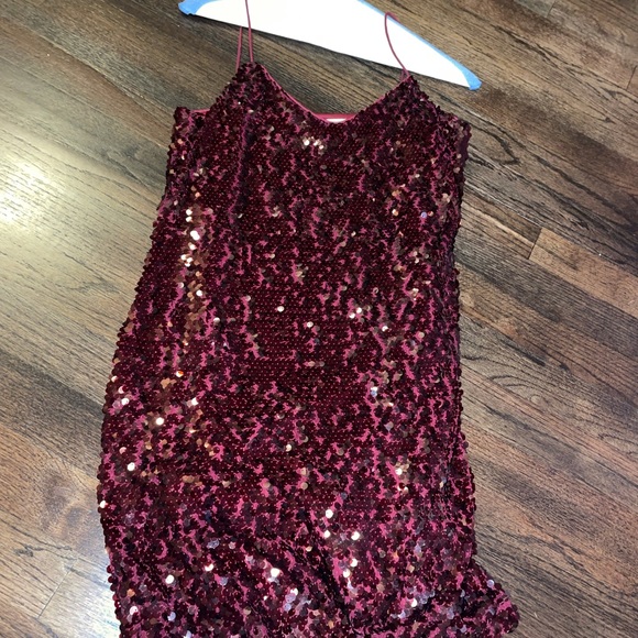maroon sparkly mini dress - Picture 3 of 4